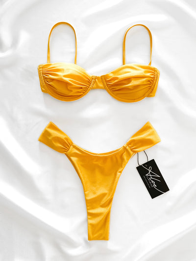 Bikini Alexis | Giallo