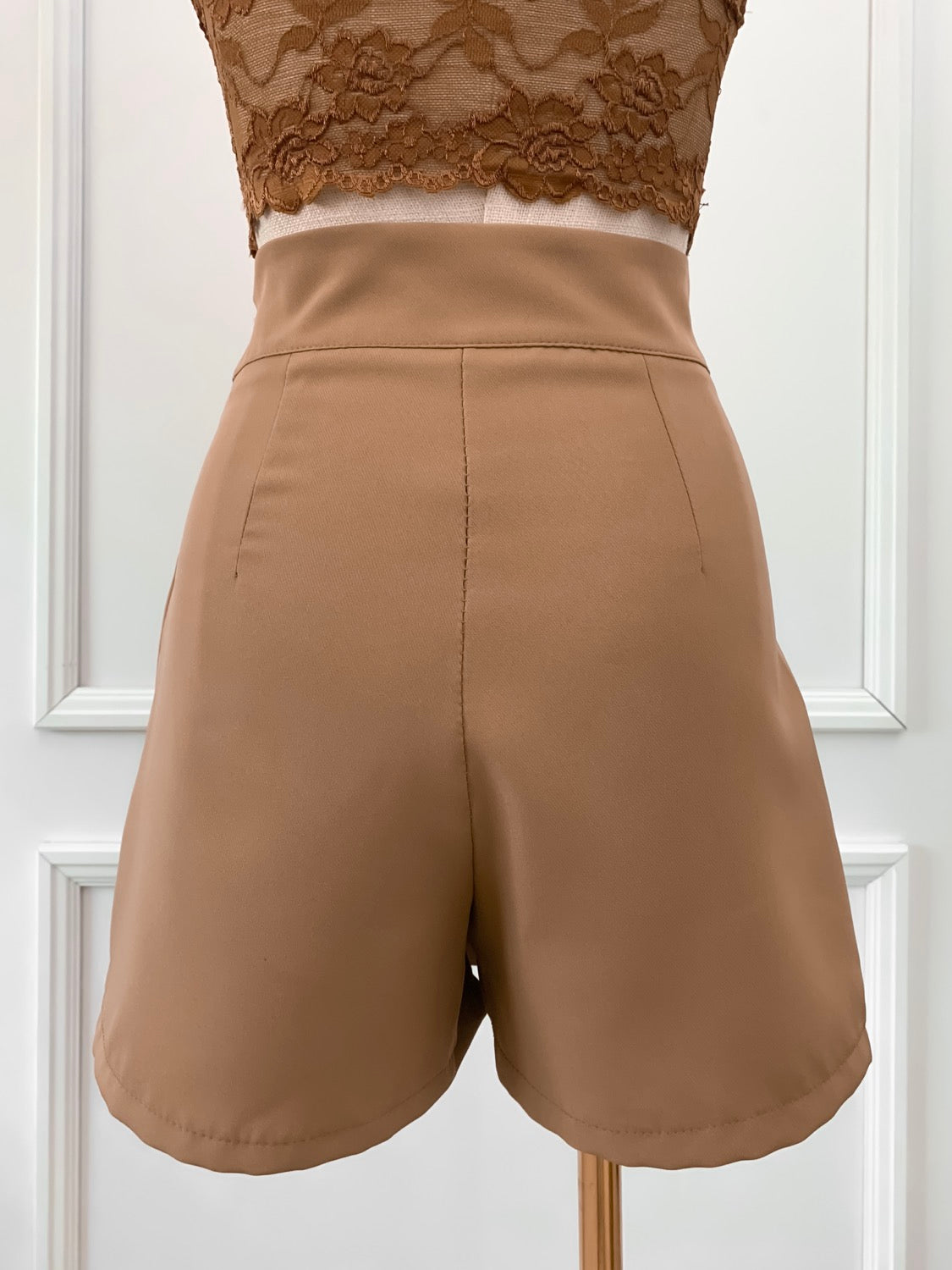 Lara Skort | Camel